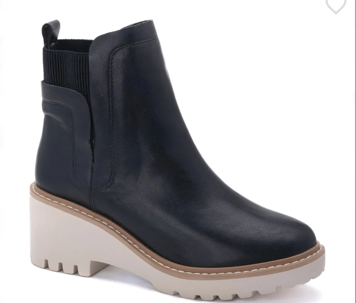 Basic boots by Corkys