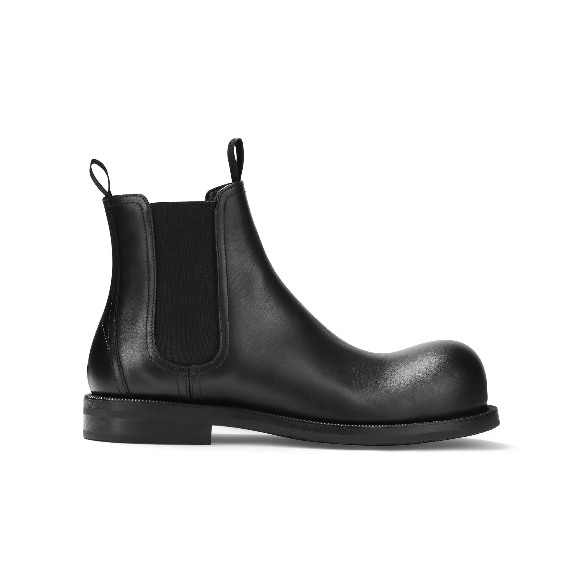 BULB TOE CHELSEA BOOT in BLACK