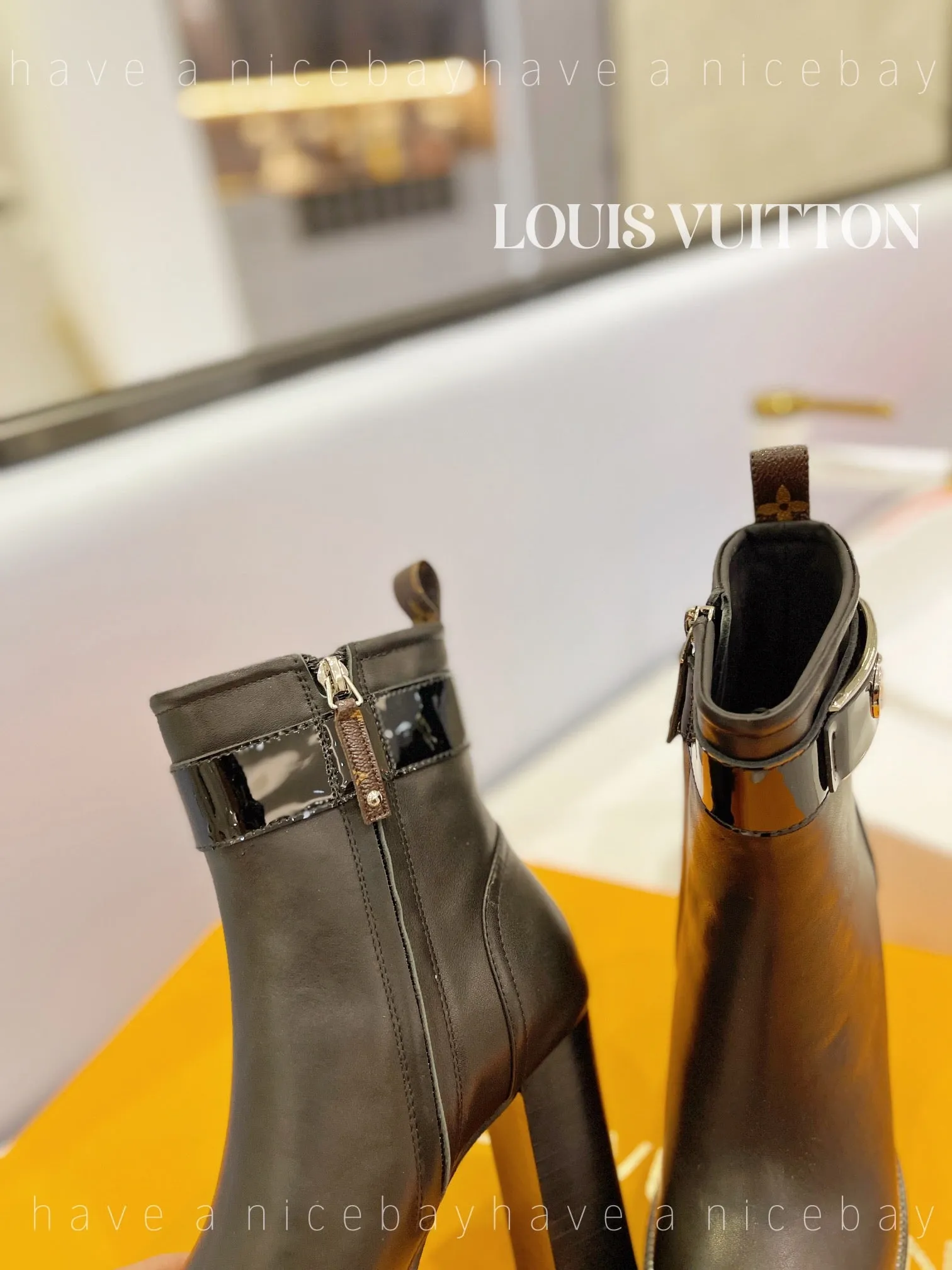 High Quality  LUV BOOTS 033