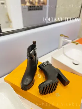 High Quality  LUV BOOTS 033