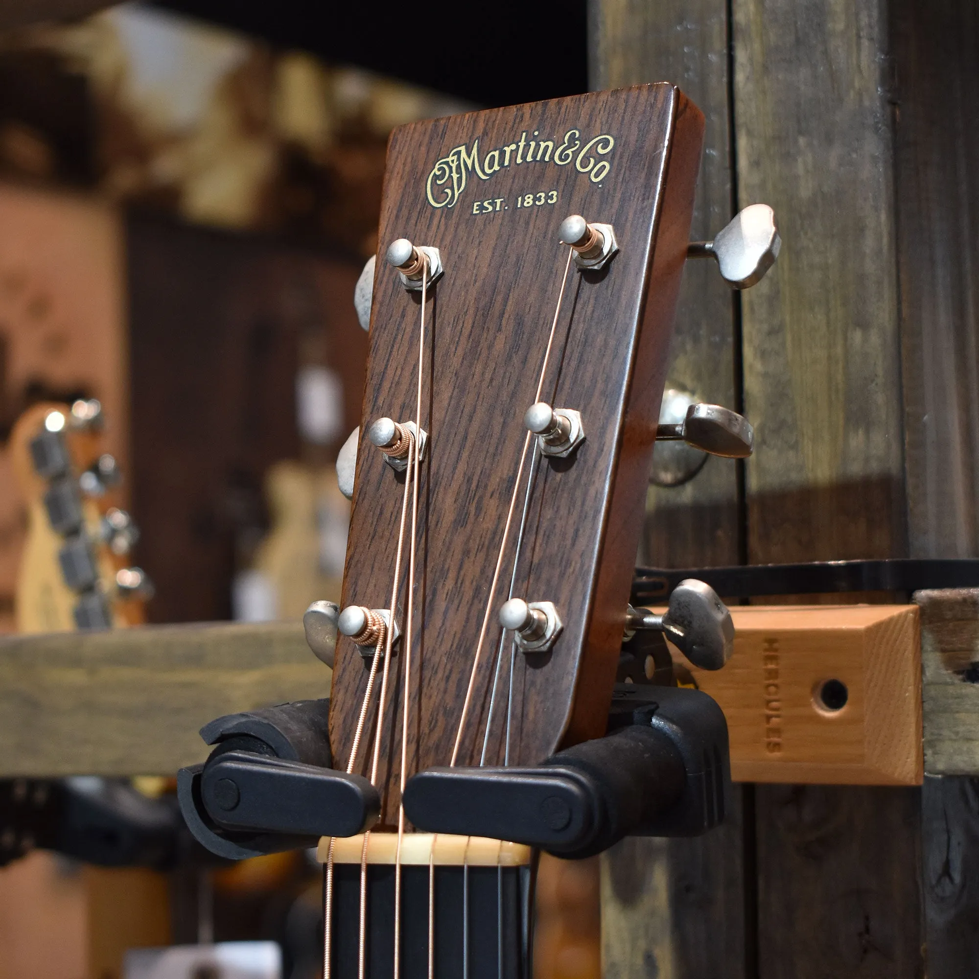 Martin Standard Series OM-21 Natural Acoustic Guitar W/Hard Case (Pre-Owned)