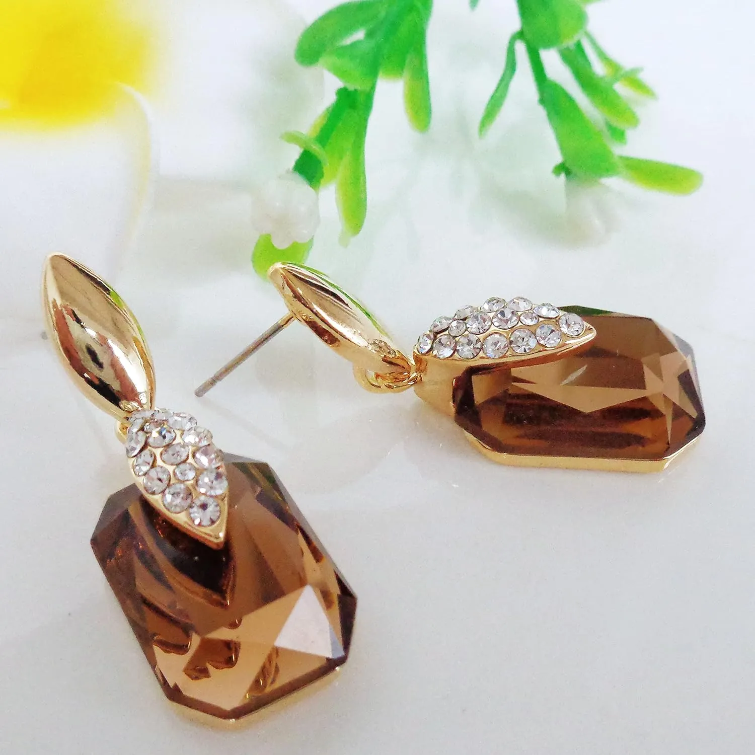 Navachi 18k Gold Plated Spindle Shape Metal White Crystal Square Zircon Dangle Stud Earrings